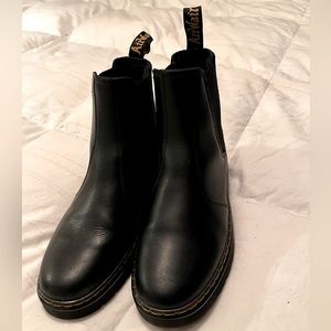 Dorrian Chelsea Leather Boot